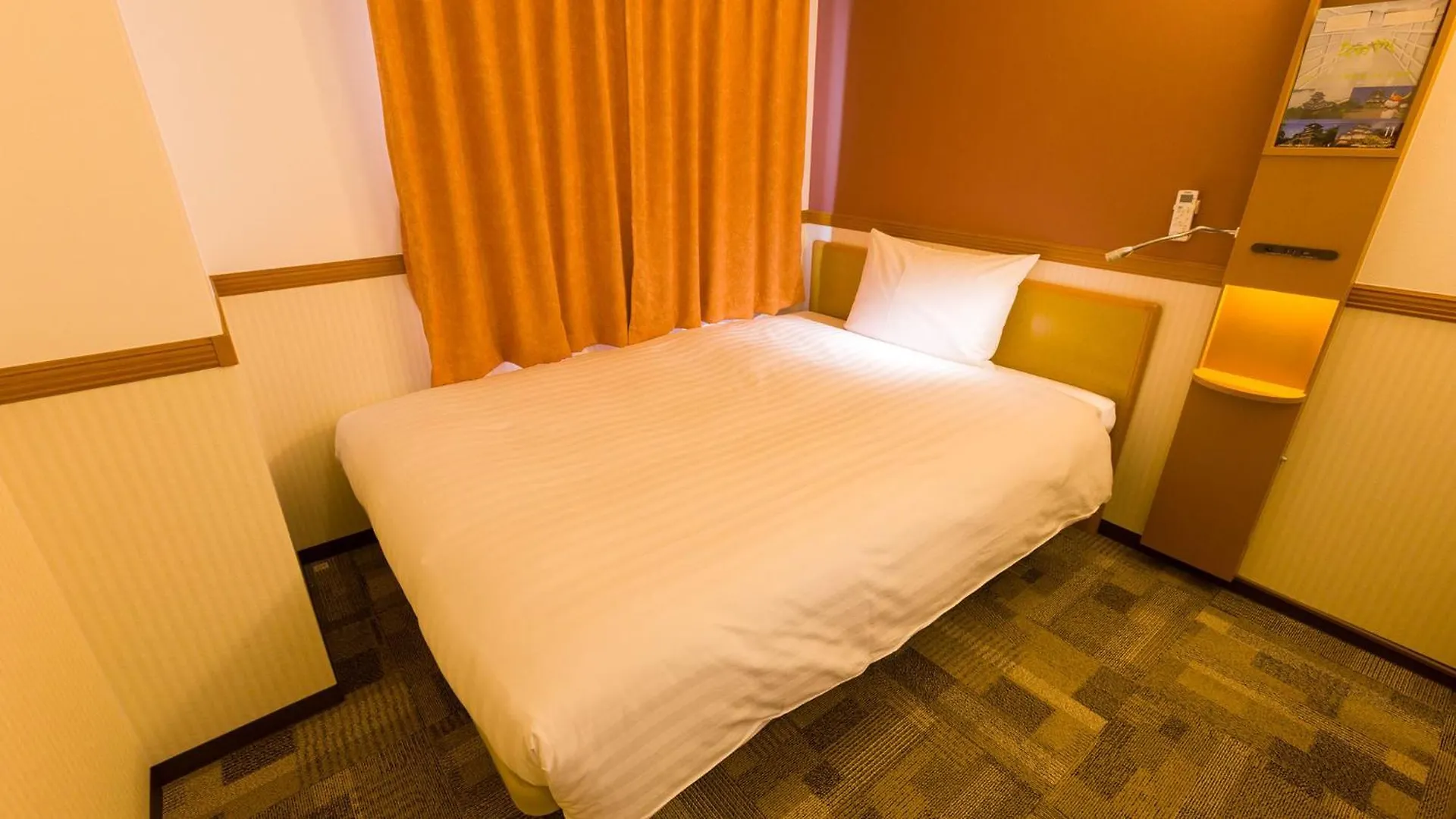 Toyoko Inn Osaka Honmachi No1 3*,  Japan